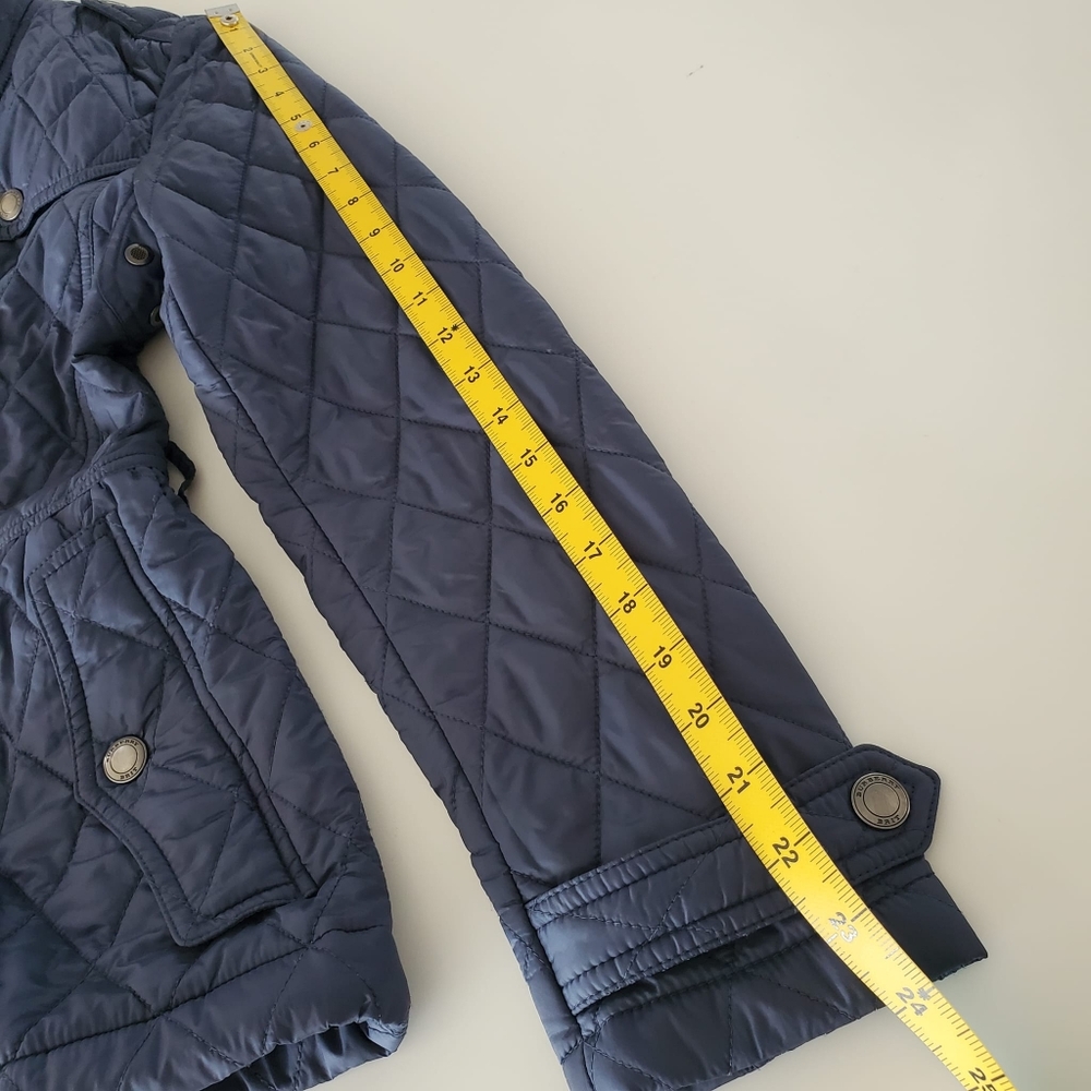 Burberry Short Finsbridge Quilted Jacket - Picture 9 of 12